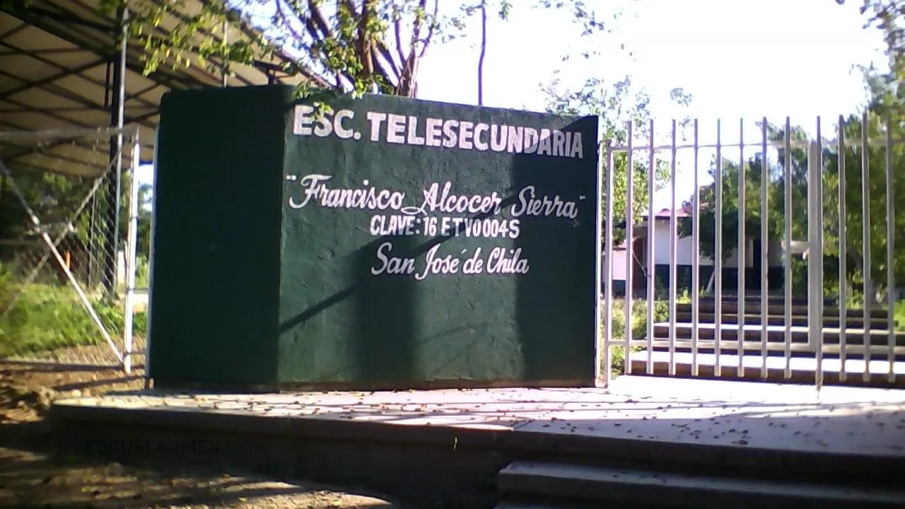 Escuela con internet donado por MT FIBRA